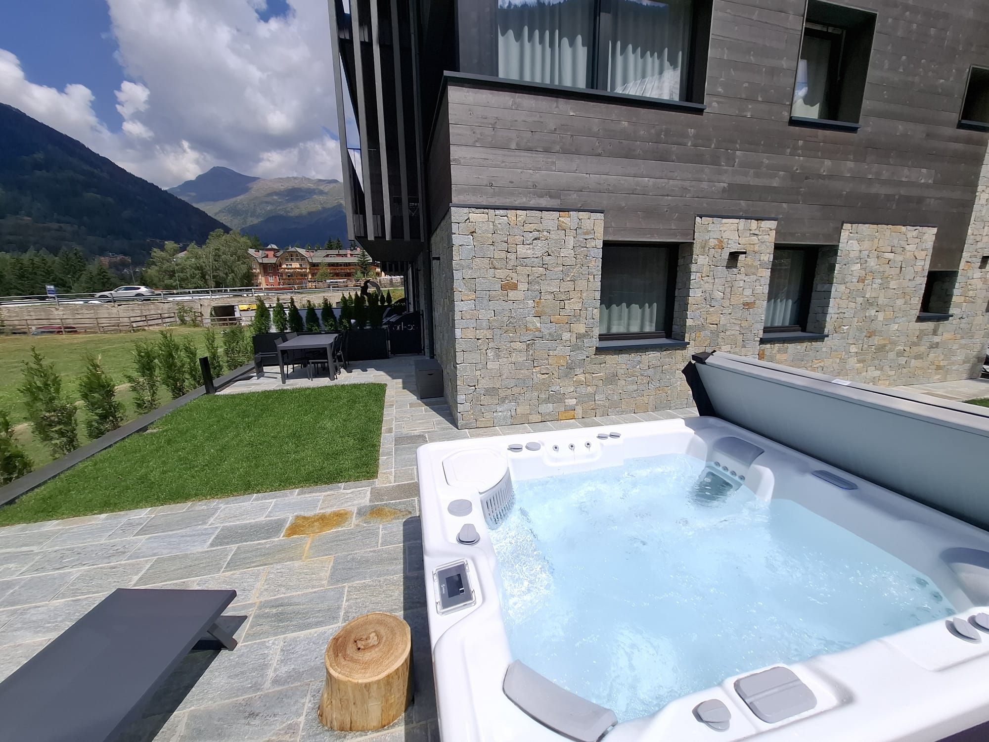 Trilocale con giardino #003